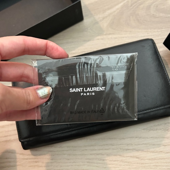 Saint Laurent black large soft leather wallet - Picture 11 of 12